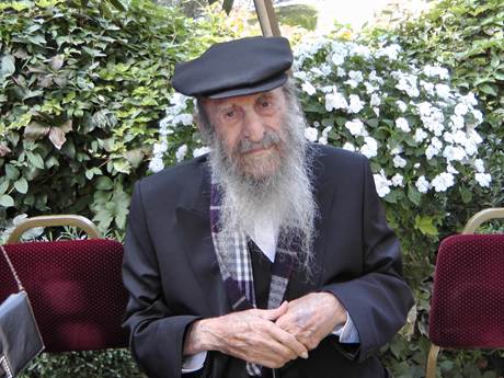 img44567 Video: 112-Year-Old Man Shares Secret to Long Life